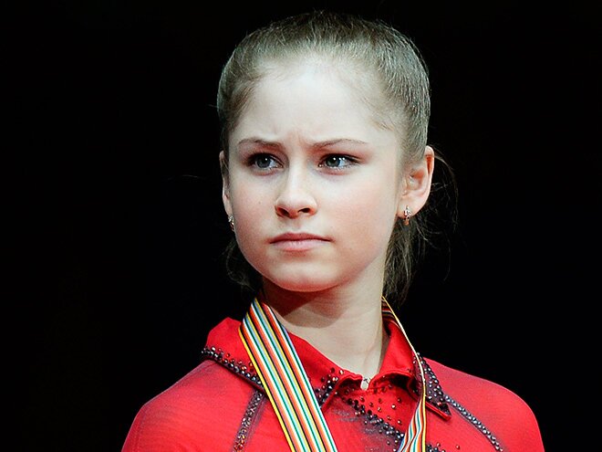 Изменившаяся фигуристка Юлия Липницкая вышла в свет в мини-платье рассказать молодежи о будущем фигурного катания - СМИ
