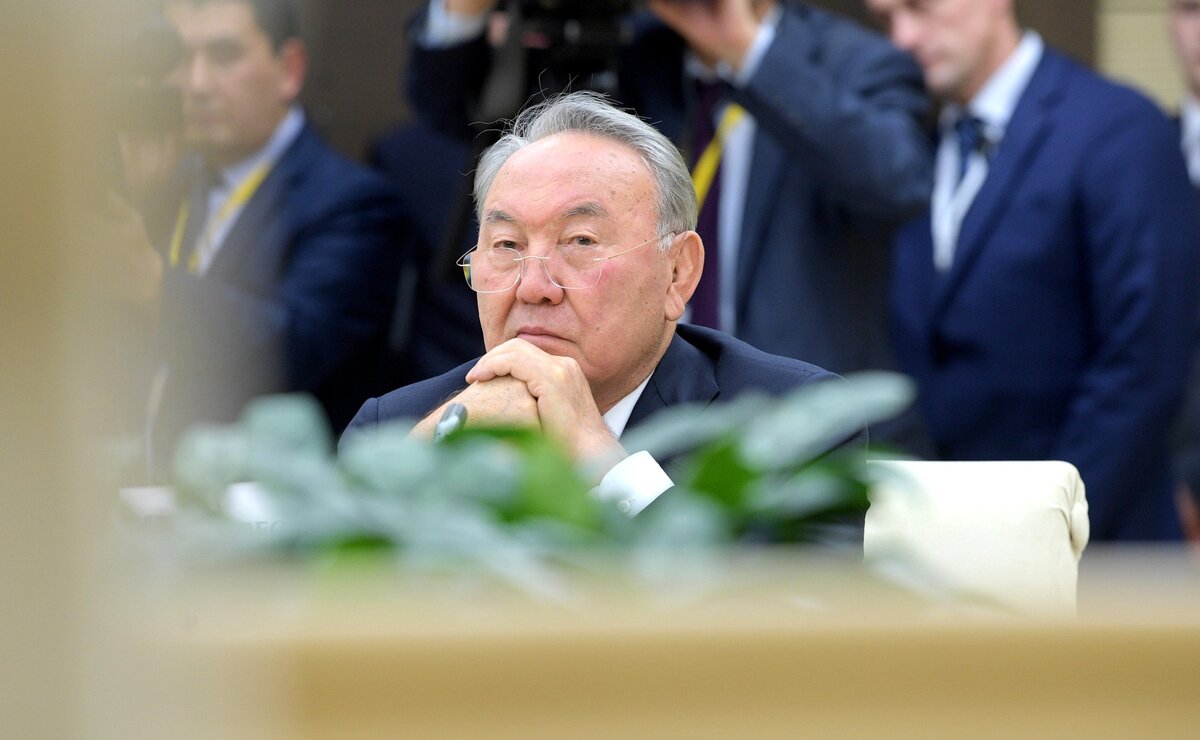 Назарбаев намекнул на причину смерти своего внука Айсултана