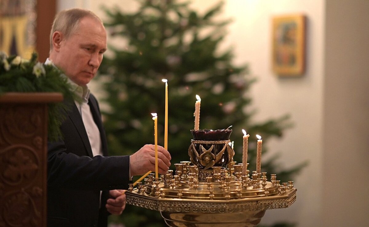 Путин на Рождество приехал в храм в Ново-Огарево: видео богослужения