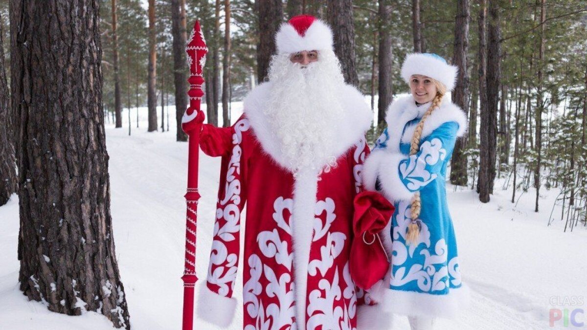 В Белоруссии Деды Морозы и Снегурочки развозили подарки на боевых самолетах и танках