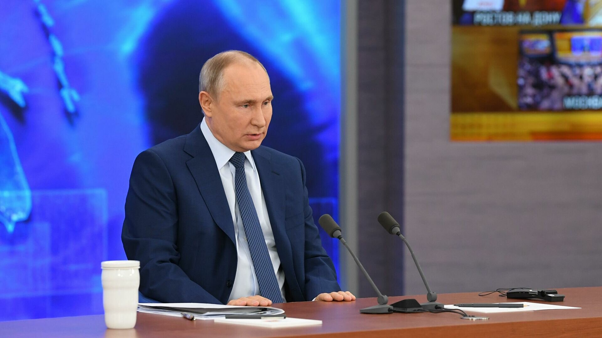 Путин - журналисту BBC: "Почему Вы считаете, что мы придурки?"