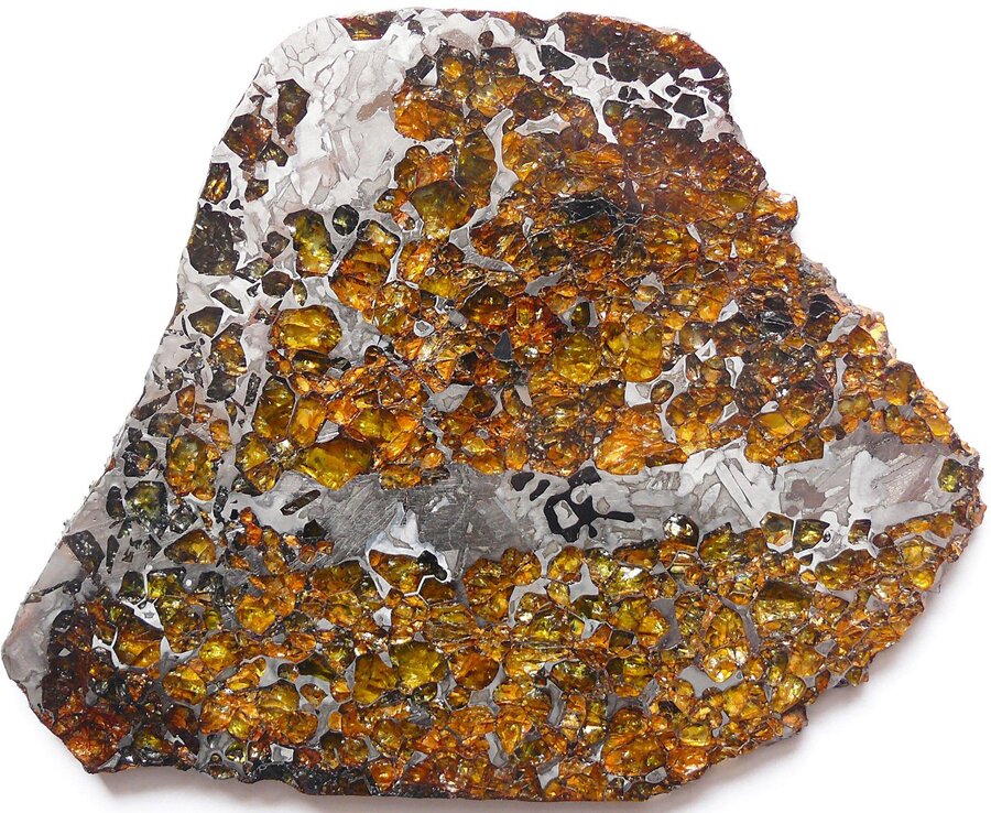 Ученые России заглянули внутрь редчайшего метеорита - уникальные кадры