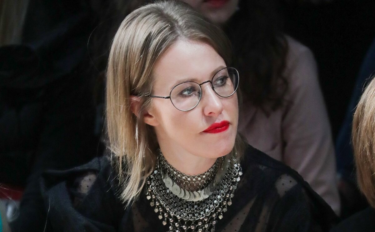 "У каждой девушки должно быть сексуальное видео под душем", - Собчак показала "интимный" ролик со своим участием