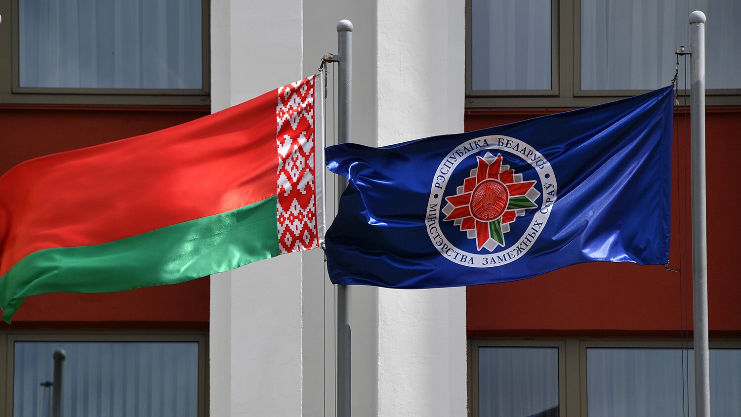 Белоруссия вышлет всех сотрудников латвийского посольства
