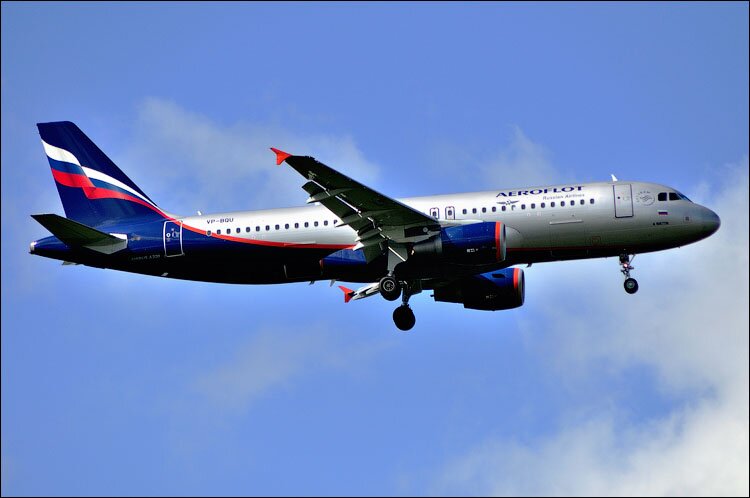СМИ: Самолет А-320 "Аэрофлота" Симферополь - Москва послал сигнал о потере радиосвязи