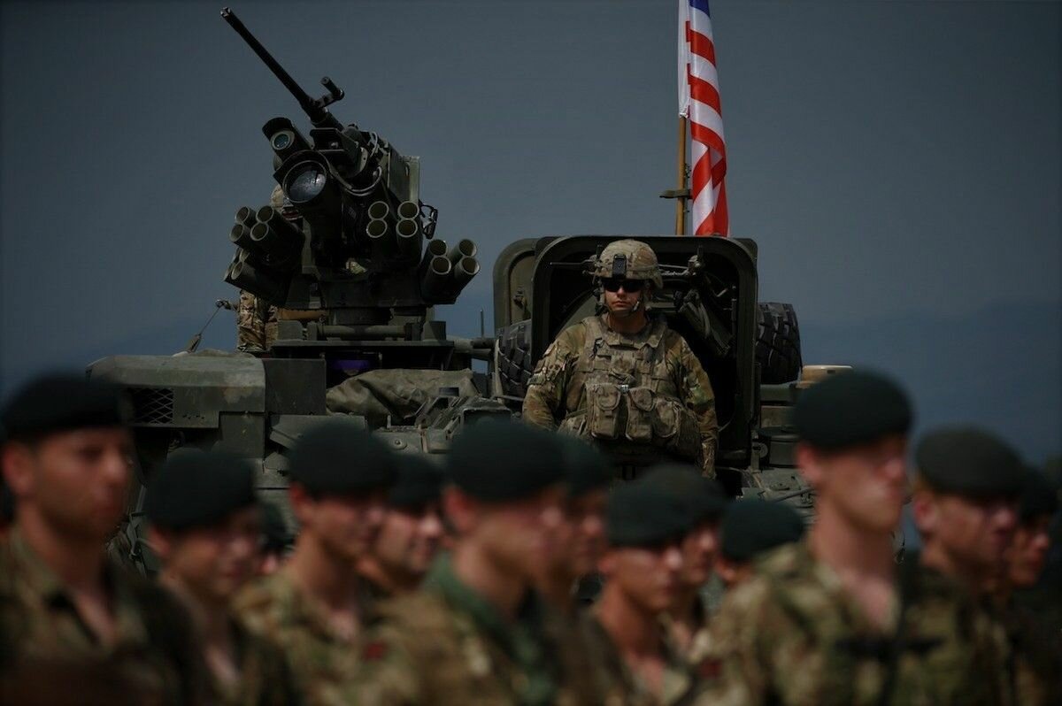 Войска НАТО активизировались в 20 километрах от границы России