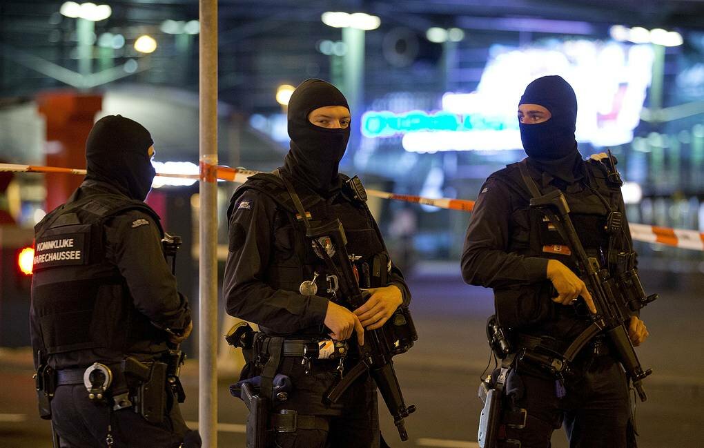 амстердам, самолет, захват, угон, чп, происшествия, спецназ, нидерланды, голландия