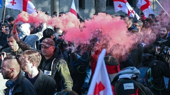 ​Антиправительственный протест в Грузии: власти назвали число митингующих в Тбилиси