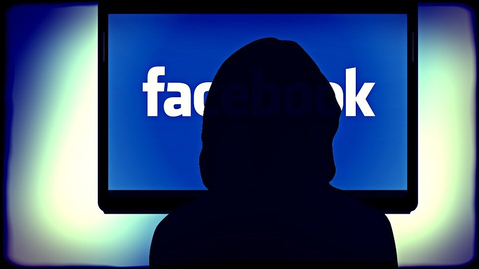 Facebook намерен бороться с вмешательством в выборы президента США со стороны других стран