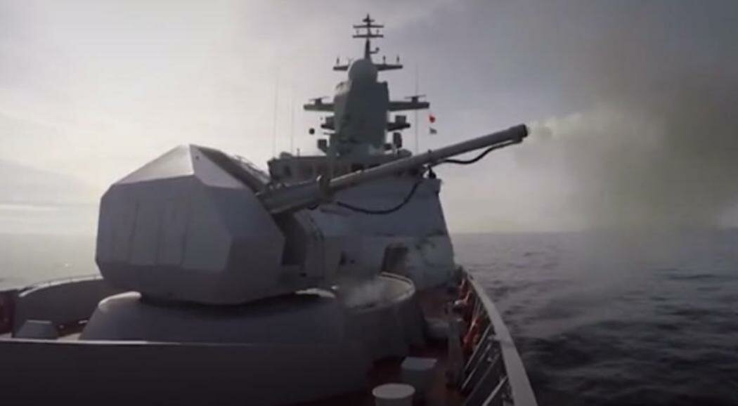 ​В Сети появились зрелищные кадры стpeльб корвета "Сообразительный" из средств ПВО на Балтийском море