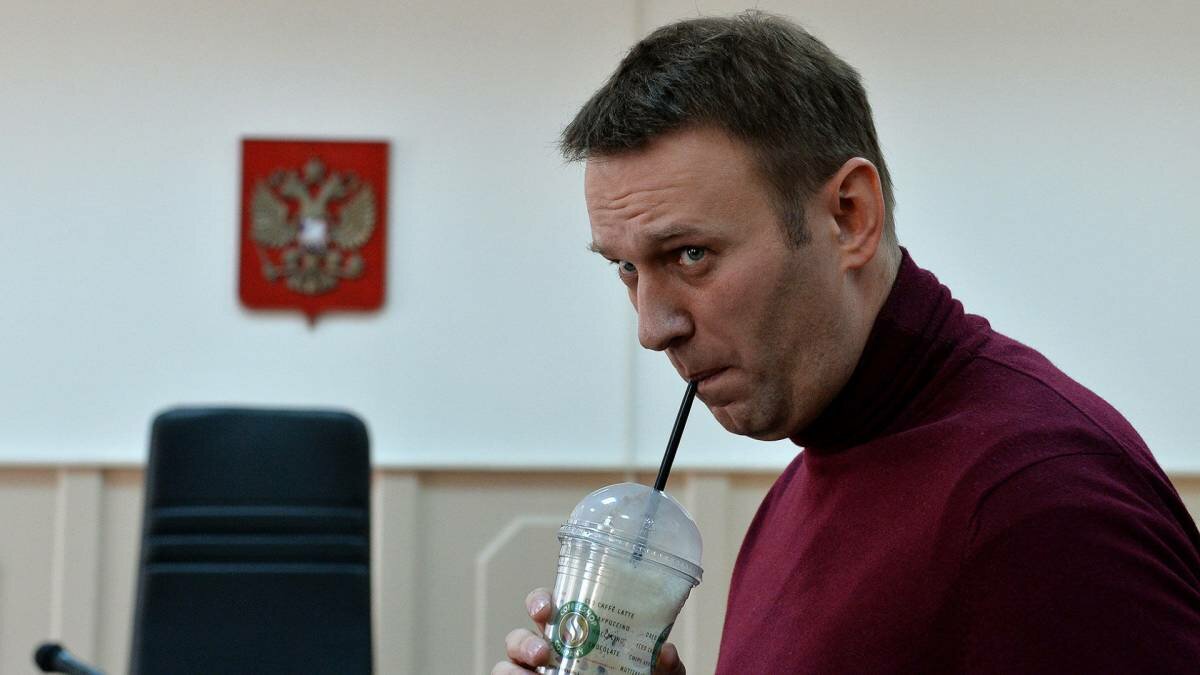 ​Следы "Новичка" были обнаружены на бутылке: в пресс-службе Навального рассказали, откуда она взялась