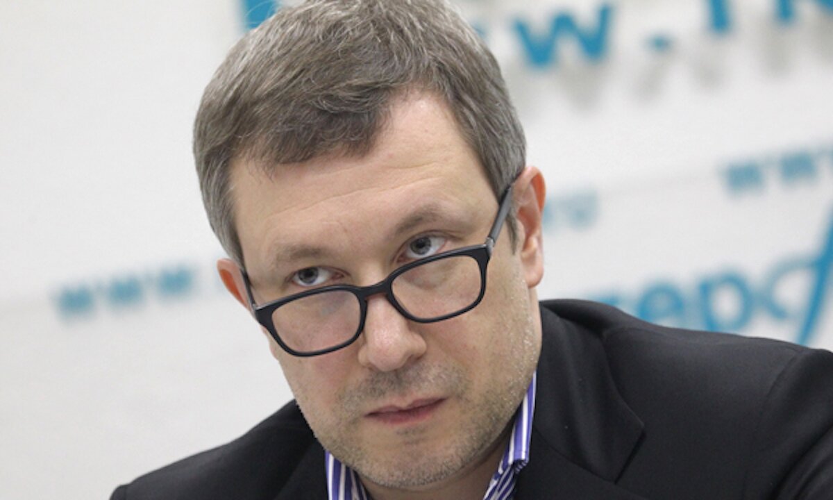 Чеснаков намекнул на возможность дальнейших мер РФ по Донбассу и дал совет Зеленскому 