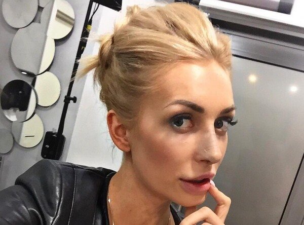 Шокирующее нападение на звезду "Дома-2": вышедший из тюрьмы экс-бойфренд Кристины Дерябиной избил ее до полусмерти. Кадры