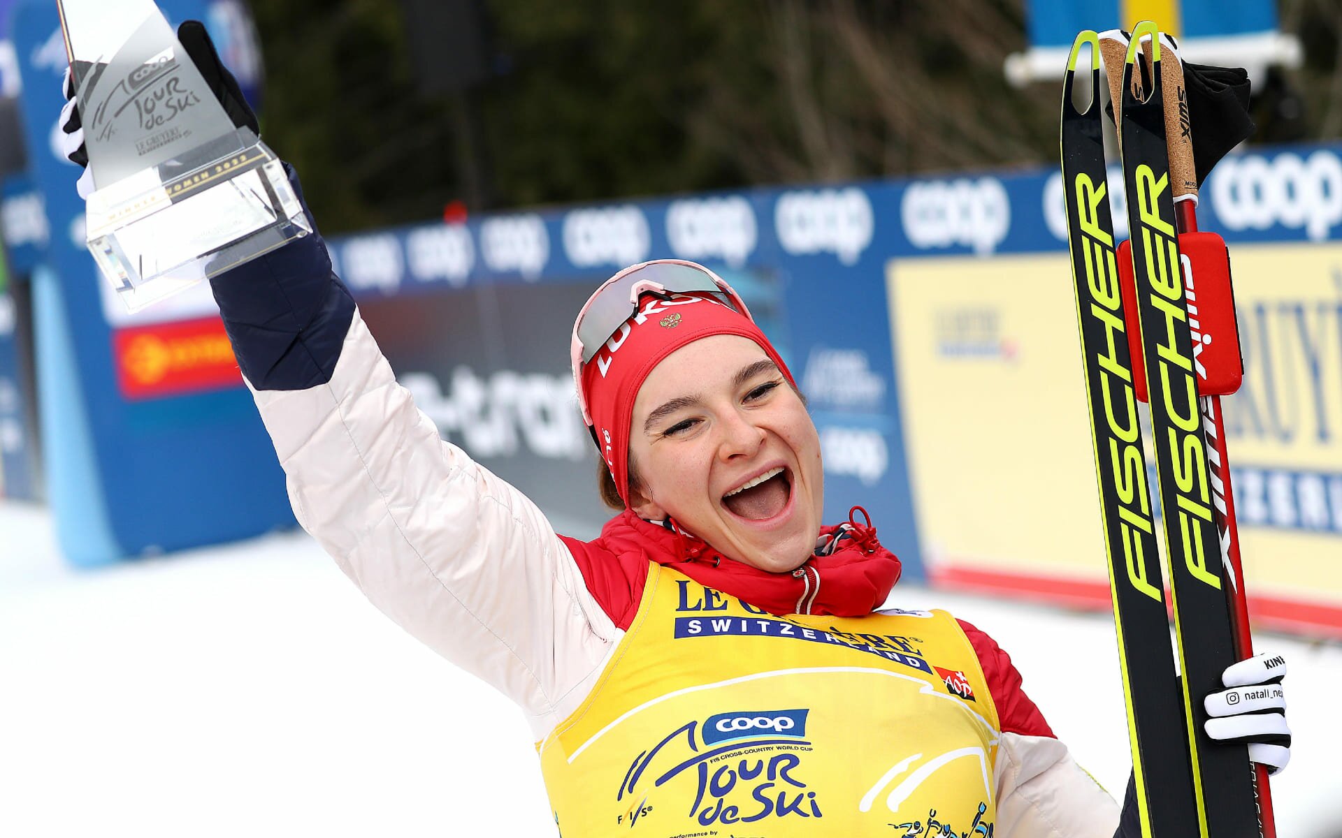Вписала свое имя в историю: россиянка Наталья Непряева впервые выиграла престижную лыжную гонку 