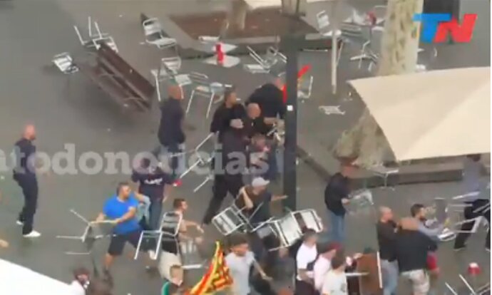 В Барселоне в жестоком "махаче" сошлись сторонники и противники независимости Каталонии –  кадры