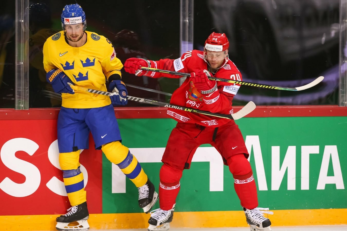 Парад сенсаций на ЧМ-2021 по хоккею: Белоруссия и Казахстан "хлопнули" фаворитов 
