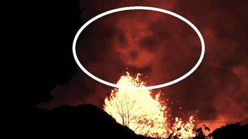 Зловещее предзнаменование для гавайцев: на фоне пылающего острова спасатель сфотографировал лик демона 