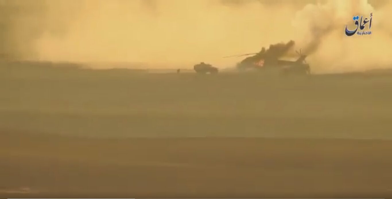 Появились шокирующие кадры расстрела российского вертолета боевиками ИГИЛ в Сирии