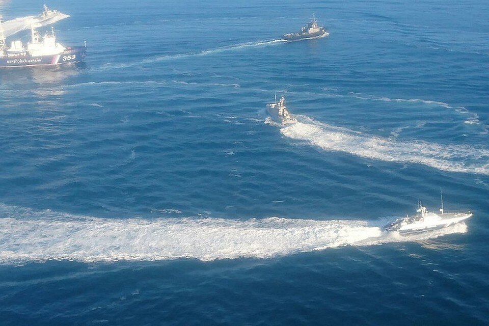 Украина официально обвинила РФ в агрессии в отношении корабля ВМС в районе Керченского пролива