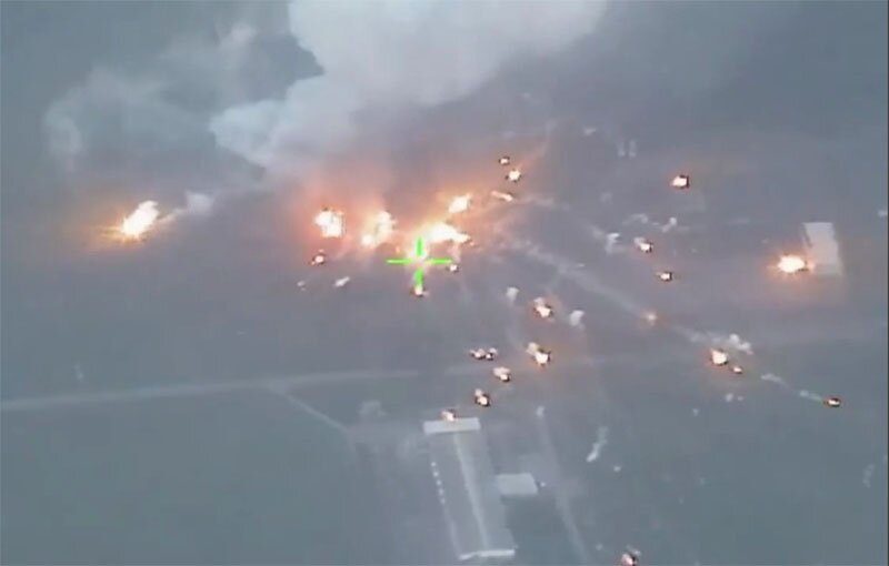 Появились первые кадры масштабного пожара на складе боеприпасов ВСУ на линии фронта в Донбассе