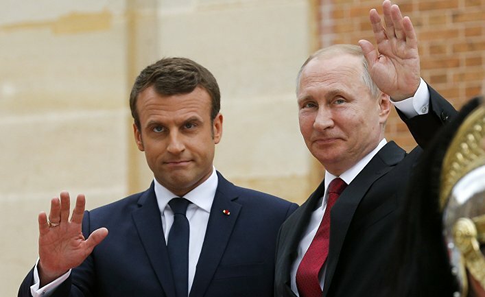 В Петербурге начались переговоры президентов России и Франции