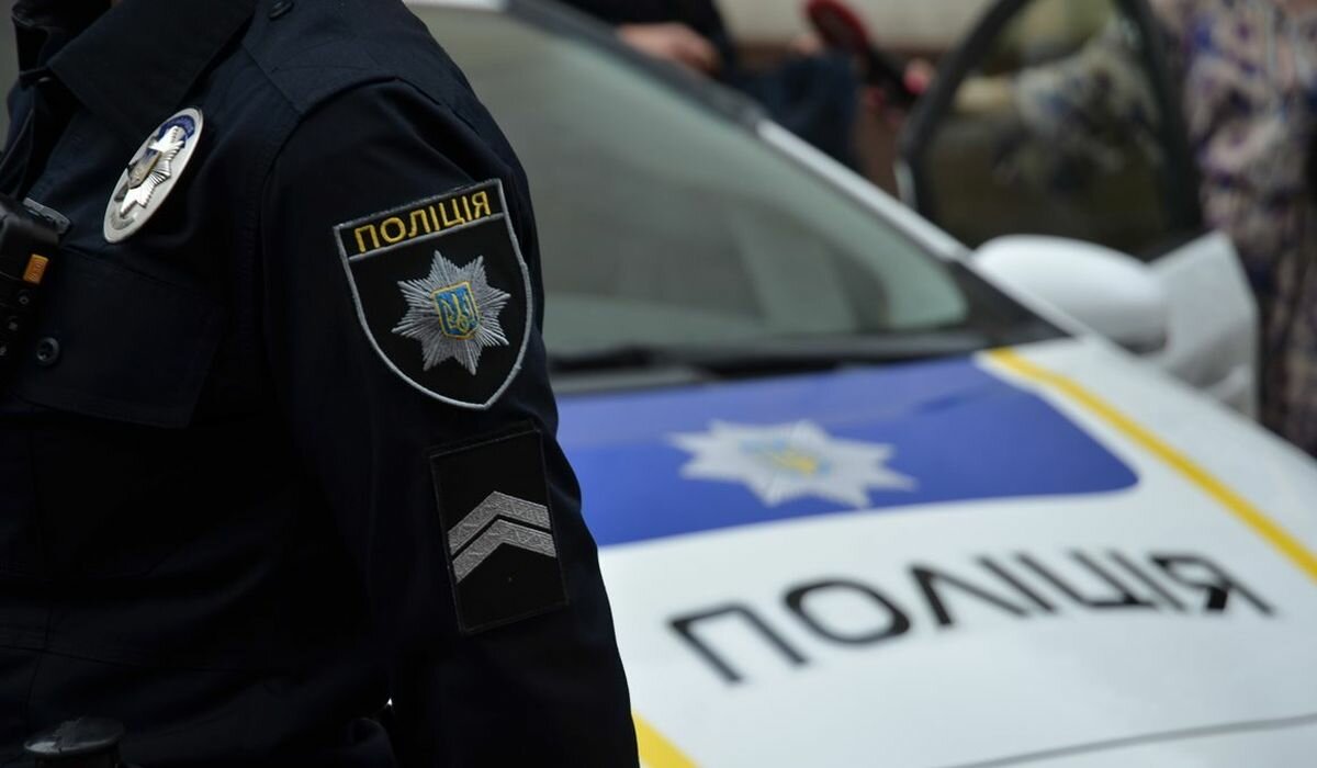 В Киеве вооруженный мужчина взял в заложники детей - полиция пошла на штурм: подробности, кадры