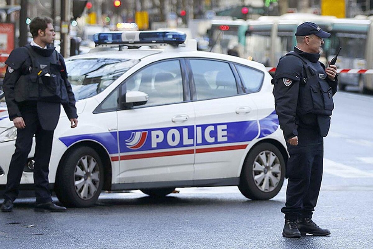 В пригороде Парижа задержали четырех граждан по делу об убийстве учителя истории