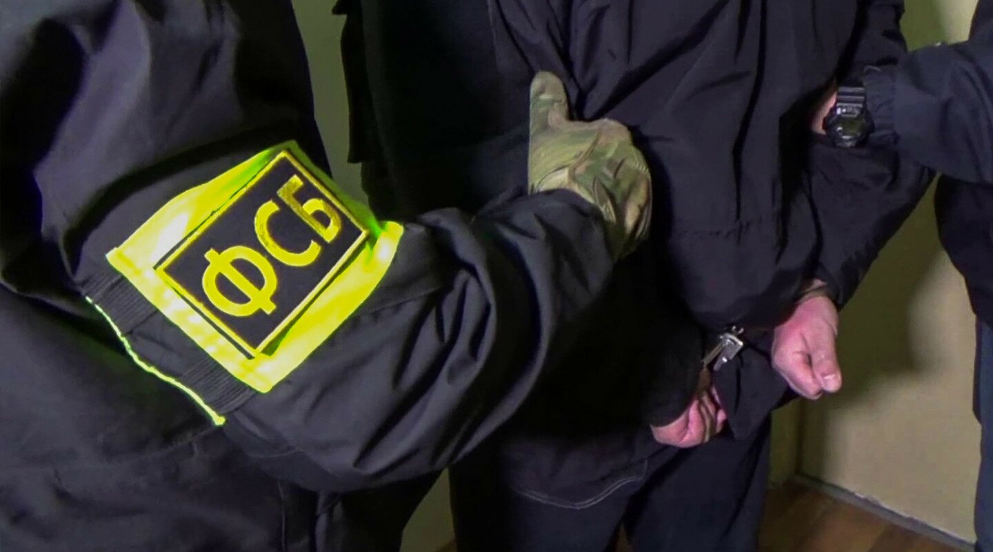 Определены личности задержанных ФСБ боевиков ИГИЛ, готовивших взрывы в Москве. Кадры
