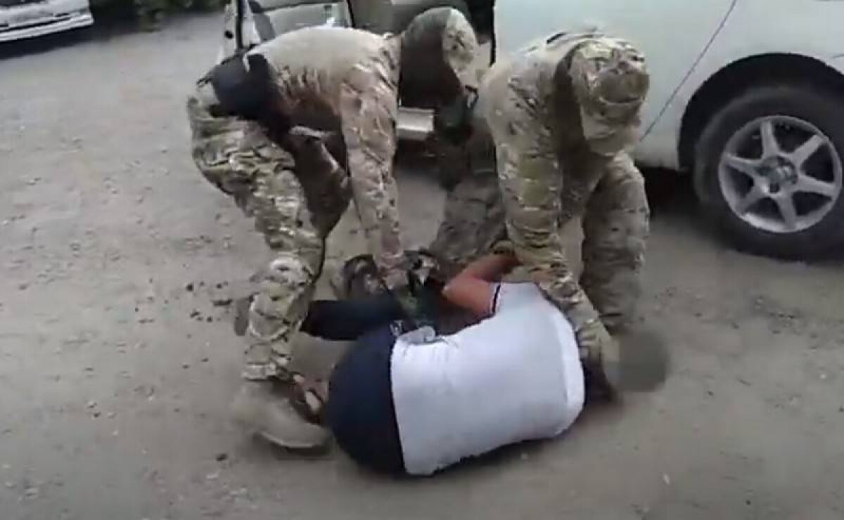 ФСБ предотвратила теракт в Хабаровске: террорист пытался сбежать с места скопления людей