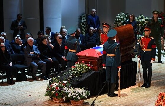 Церемония прощания с Иосифом Кобзоном: прямая онлайн-трансляция