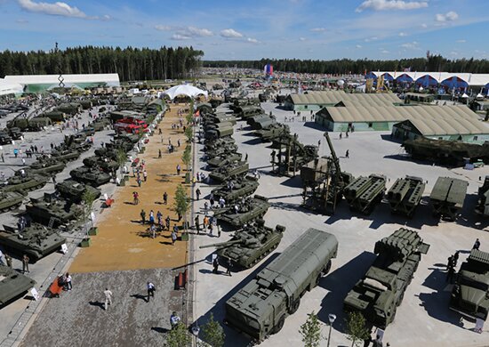 "Беспрецедентное", - Песков поделился важными подробностями перевооружения российской армии