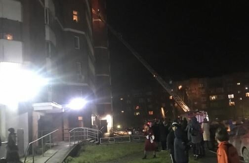 Кадры пугающего пожара в Екатеринбурге: люди не могли выбраться из многоэтажки и молили о помощи