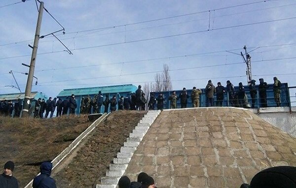 Радикалы заявили о контроле над движением поездов через станцию на железной дороге Москва-Киев