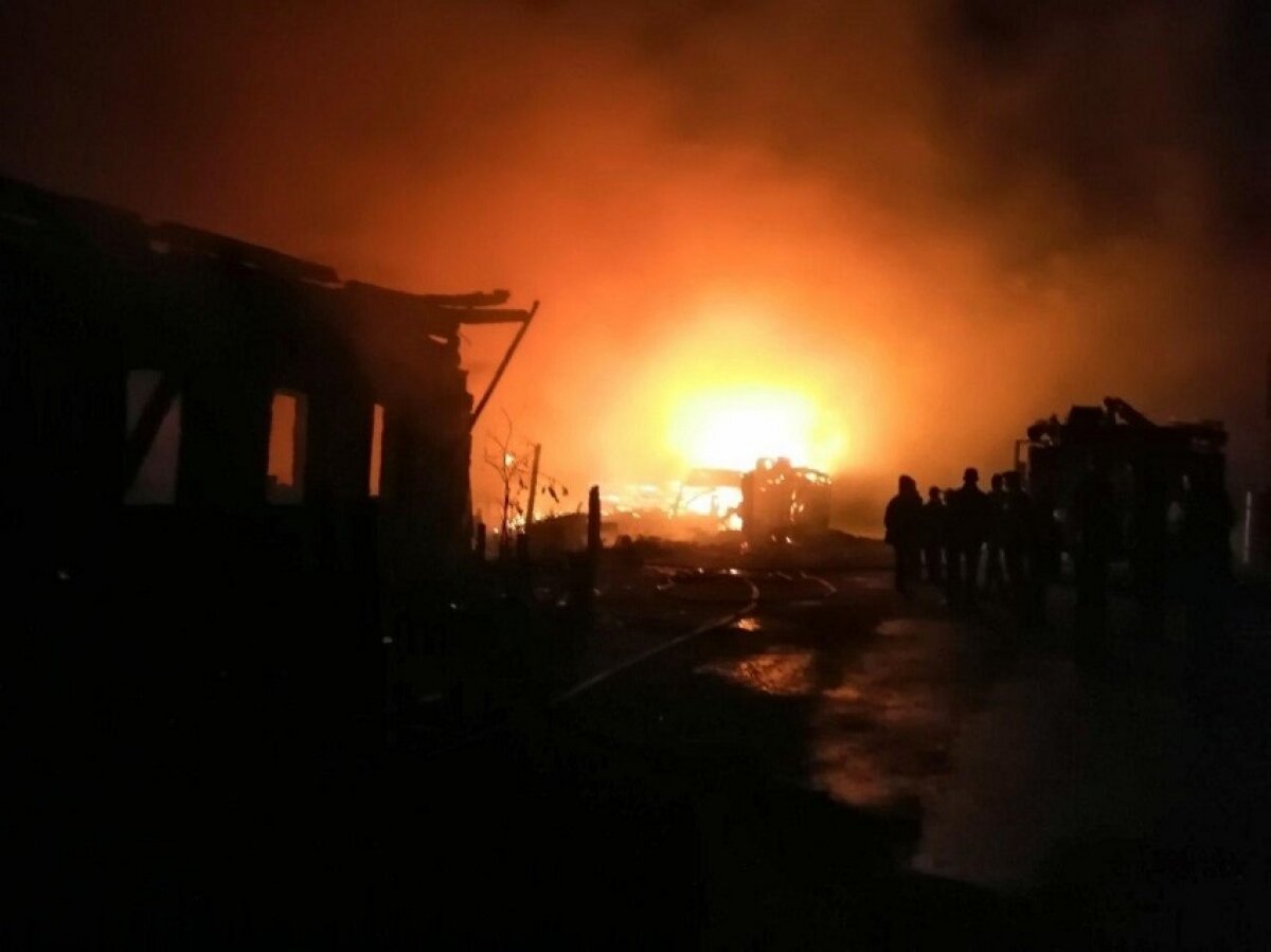 Смертельный пожар в Иркутской области: пятеро детей погибли вместе с отцом, кадры
