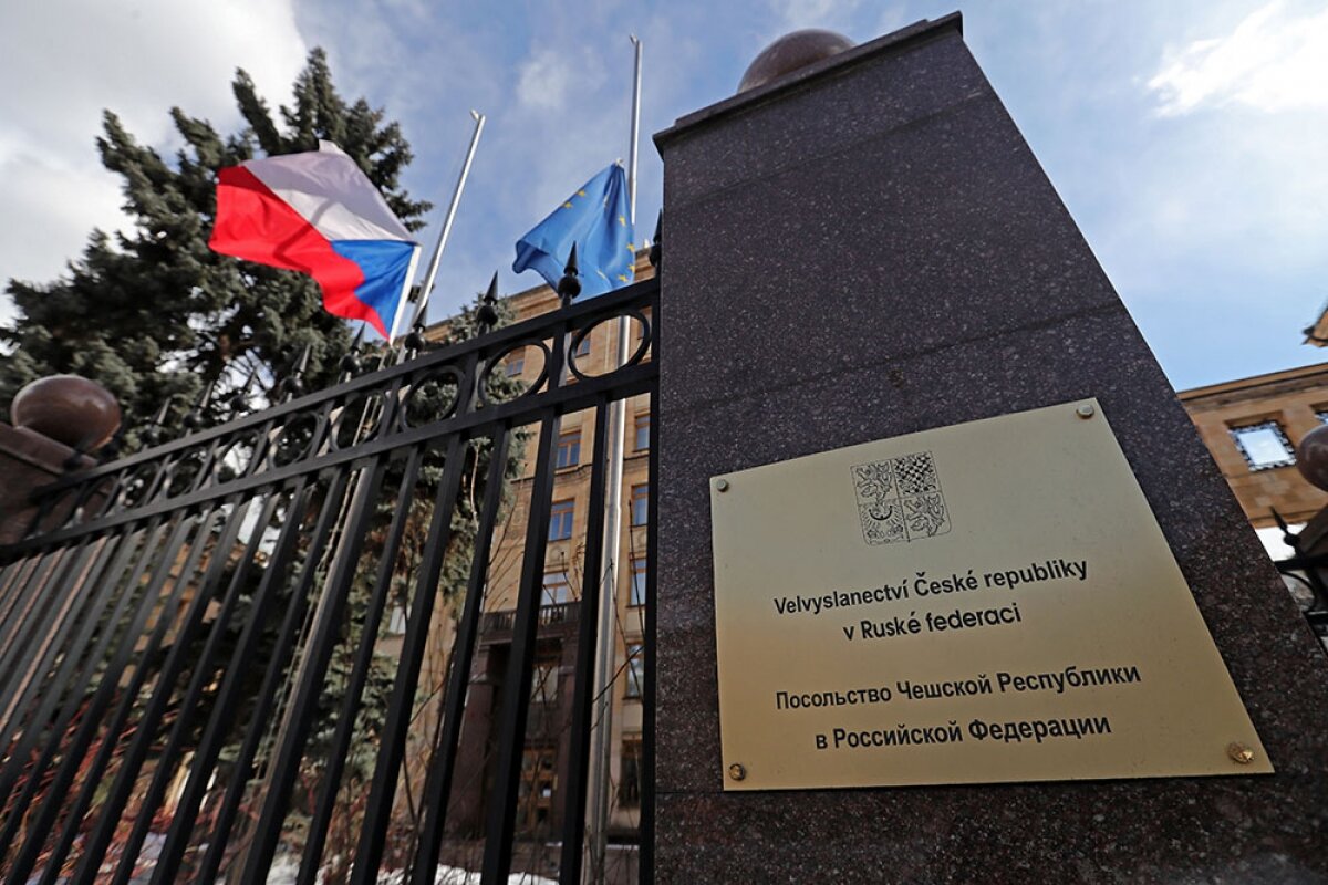 После высылки дипломатов заблокирована работа чешского посольства в Москве