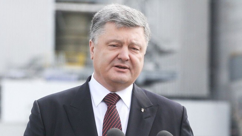 Порошенко назвал точные сроки действия военного положения на Украине