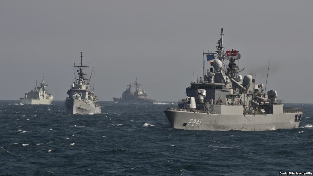У Лаврова ответили на угрозу НАТО ввести корабли в Черное море