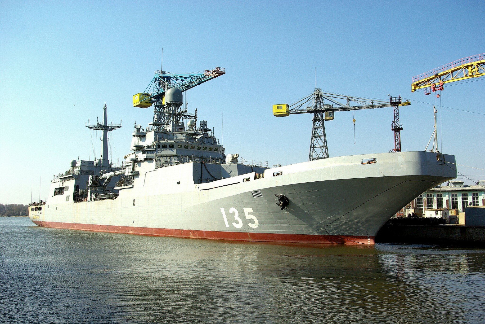  Десантный корабль "Иван Грен" прибыл на боевое дежурство в Калининградскую область 