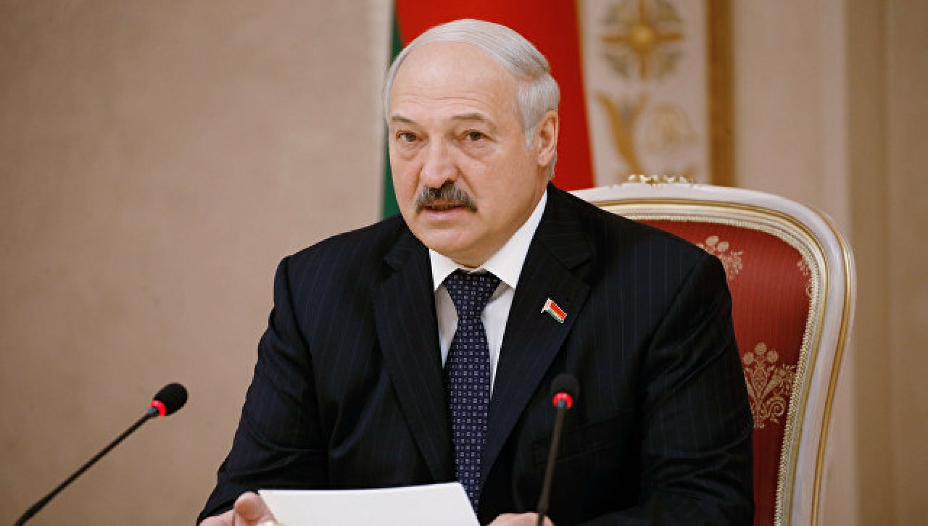 "Правый сектор" заявил о готовности воевать за Лукашенко, если Минск разорвет отношения с Москвой 