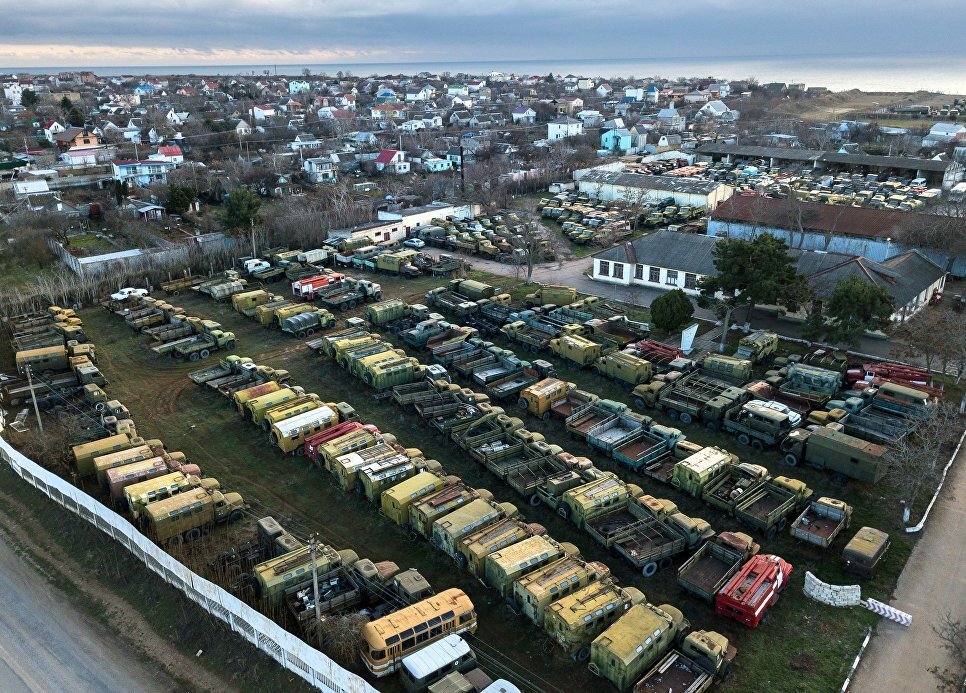 Россия выставила Украине ультиматум по военной технике в Крыму