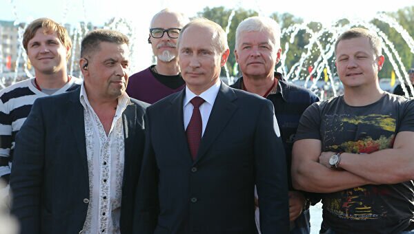 Расторгуев поведал, как Путин отреагировал на его шутку со ста долларами