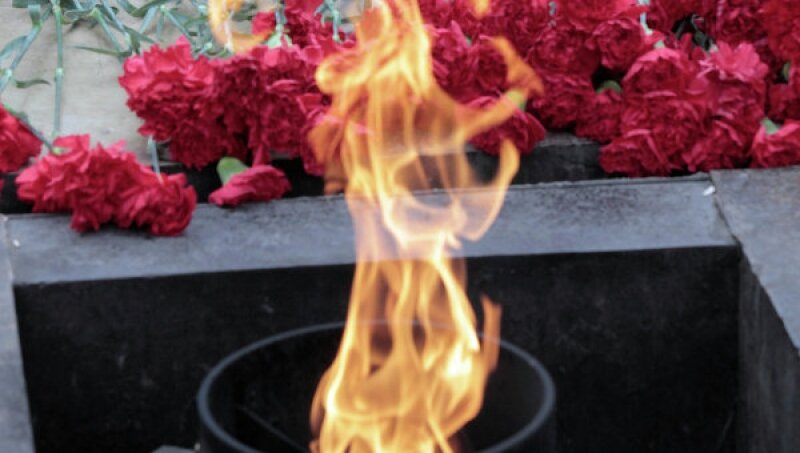 У Вечного огня в Петербурге заживо сгорел мужчина – подробности трагедии 
