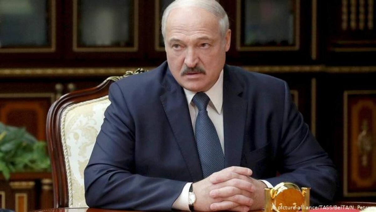 Лукашенко пригрозил учителям Белоруссии: "Надо с ними разбираться"