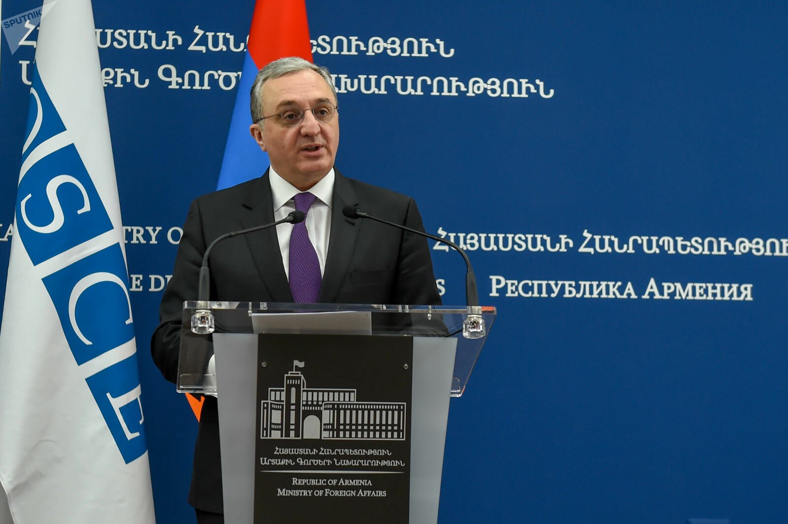 МИД Армении: Ереван готов к переговорам при участии МГ ОБСЕ