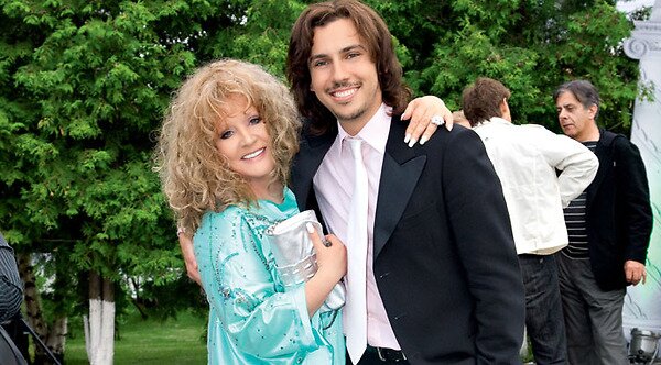 Маленький сын Пугачевой скучает по своей маме, которая находится на отдыхе в Латвии