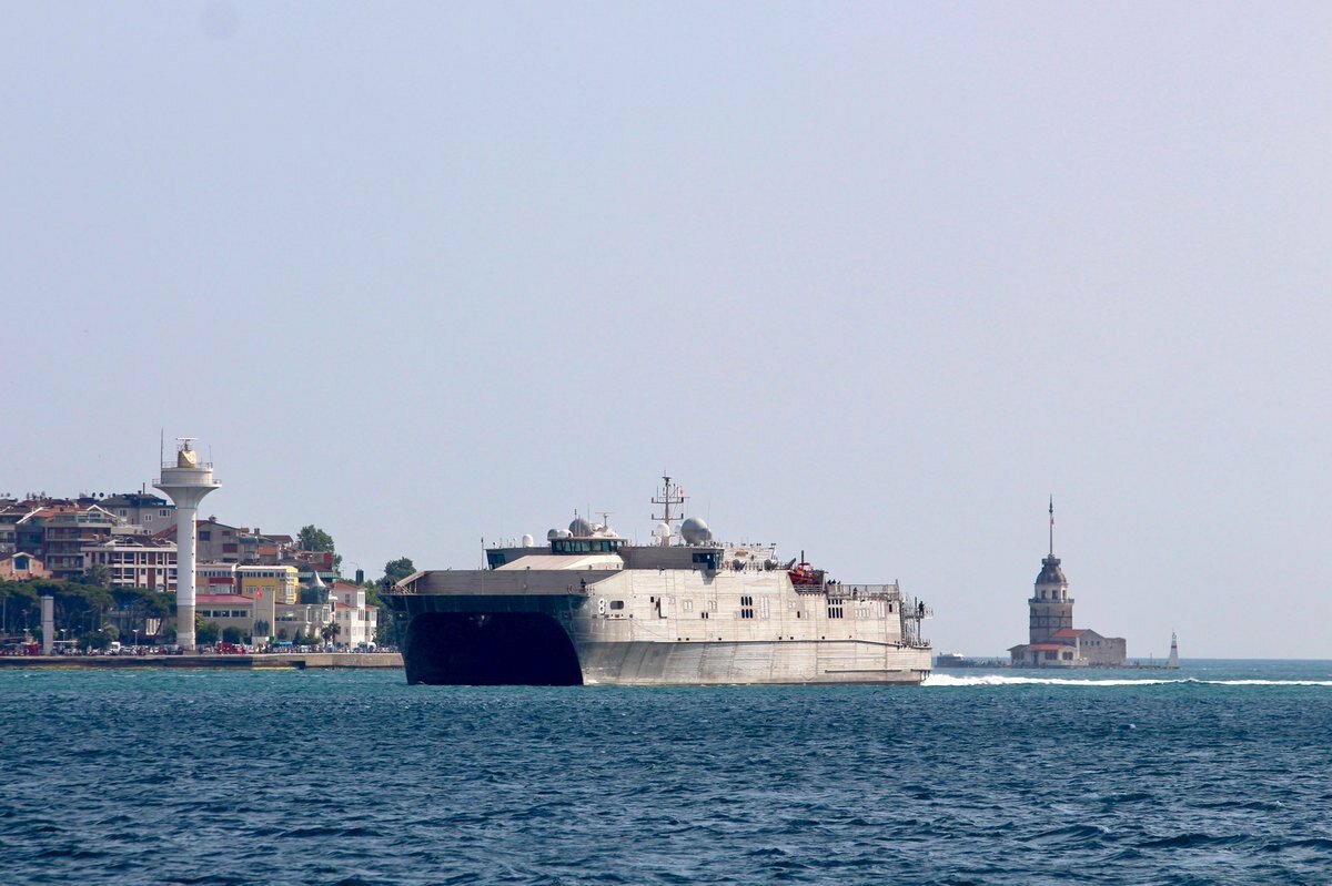 Корабли США и НАТО наводнят украинские военно-морские базы вблизи Крыма 