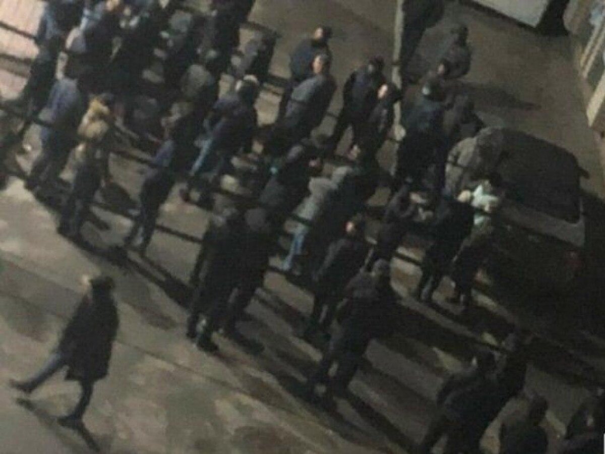 В Умани толпа антисемитов на глазах у полиции набросилась с ножами на евреев