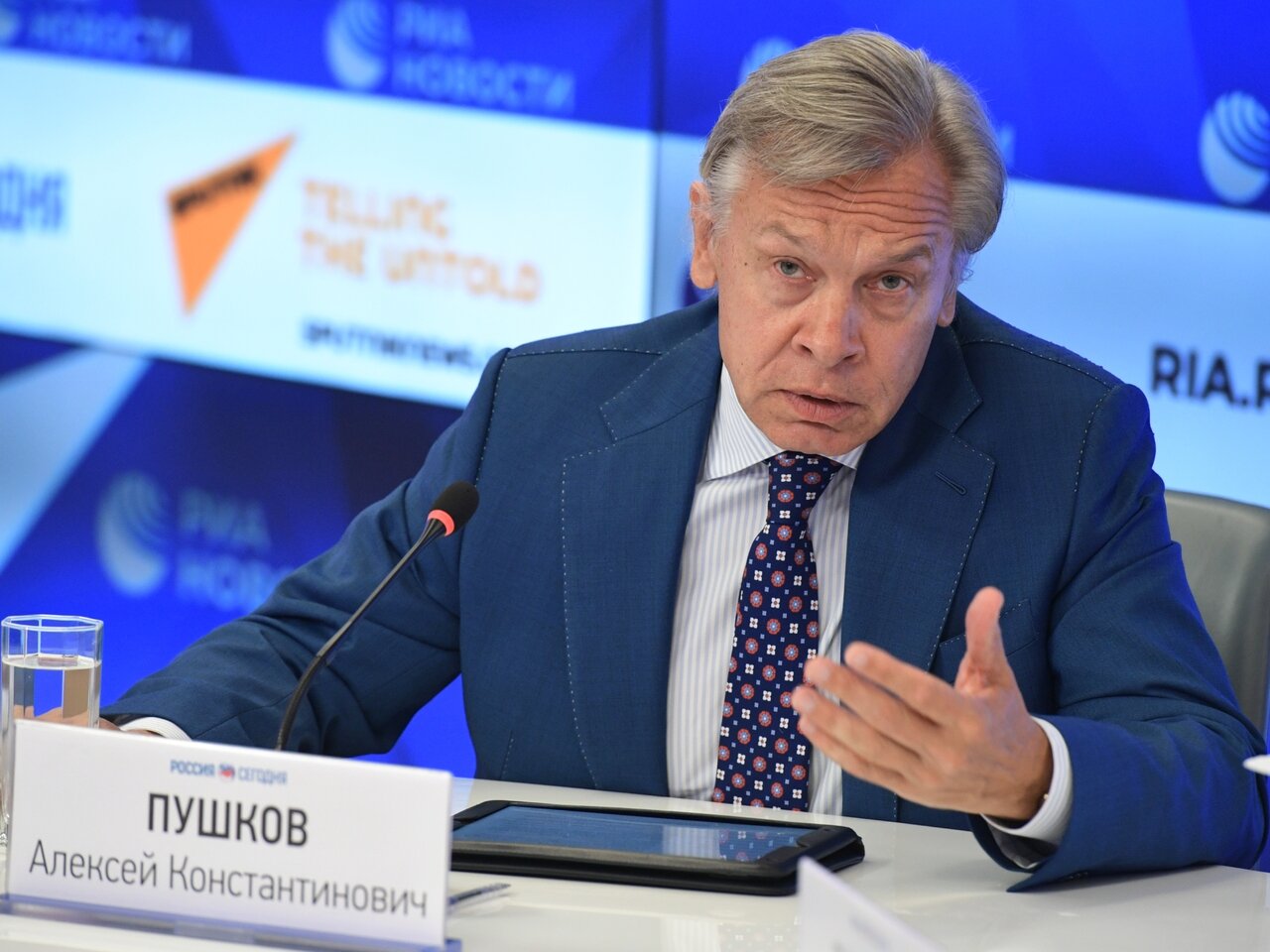 Пушков напомнил Джонсону о вакцине и соцопросе англичан на заход в Черное море британских кораблей