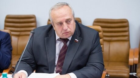 Клинцевич объяснил, почему Турчинов решил "наказать" Россию за сбитый Ираном украинский Boeing