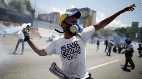 Президент Венесуэлы Мадуро объявил о провале попытки госпереворота - Гуайдо не сдается